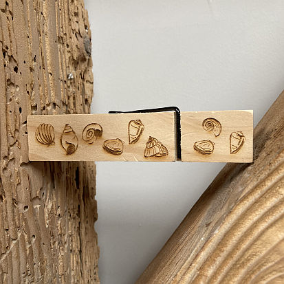 Grote houten wasknijper met gravure | Knijpertjes