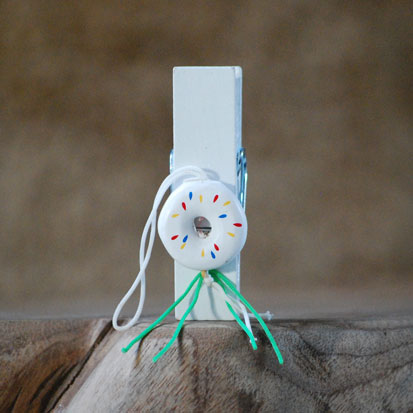 Donut wit op wasknijper | Knijpertjes